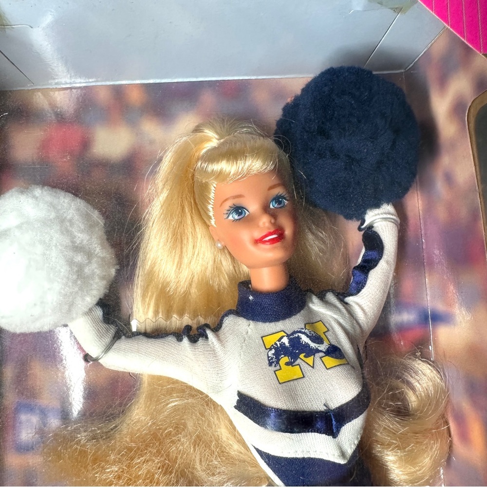 NIB Vintage 1996 Barbie University Of Michigan Wolverines Cheerleader Doll - Picture 2 of 4
